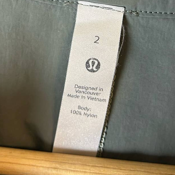 Lululemon Evergreen Anorak Jacket Grey Sage/Yellow Pear/ Green Fern Size 2 - Picture 8 of 8